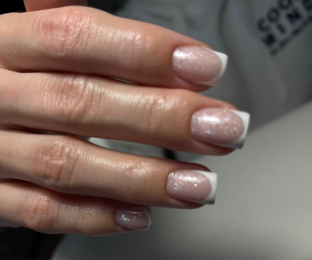 Маникюр для постояшки 
Укрепление+дизайн