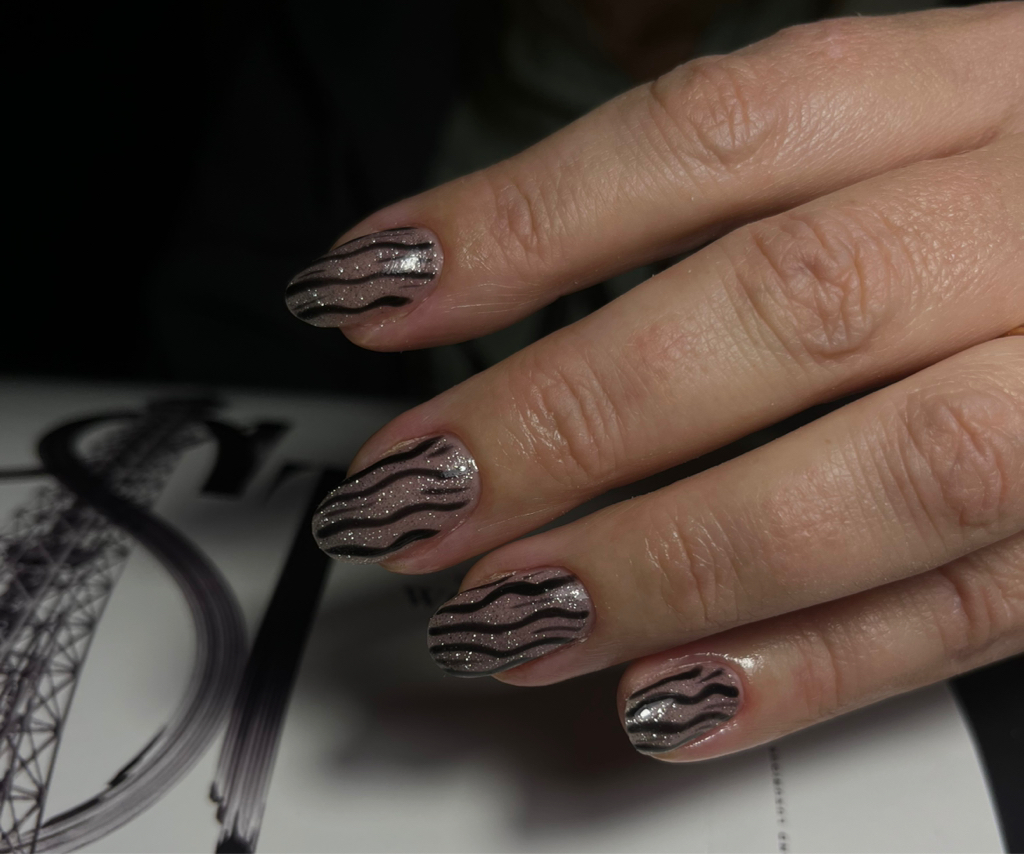 Маникюр +дизайн +укрепление