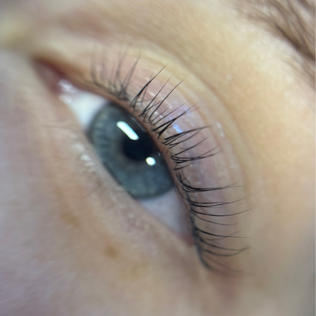 Окрашивание ресниц