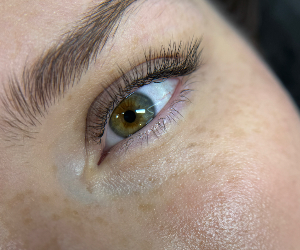 Наращивание ресниц Натуральный эффект!