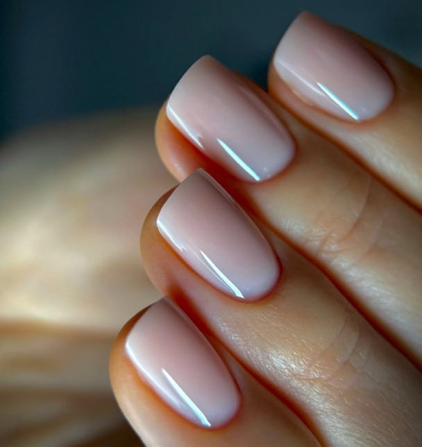 Маникюр с покрытием на короткие, укрепление в подарок