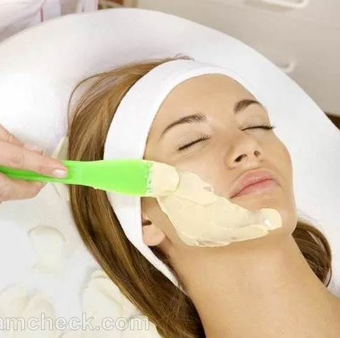 Бакенбарды / скулы (сахар / воск)