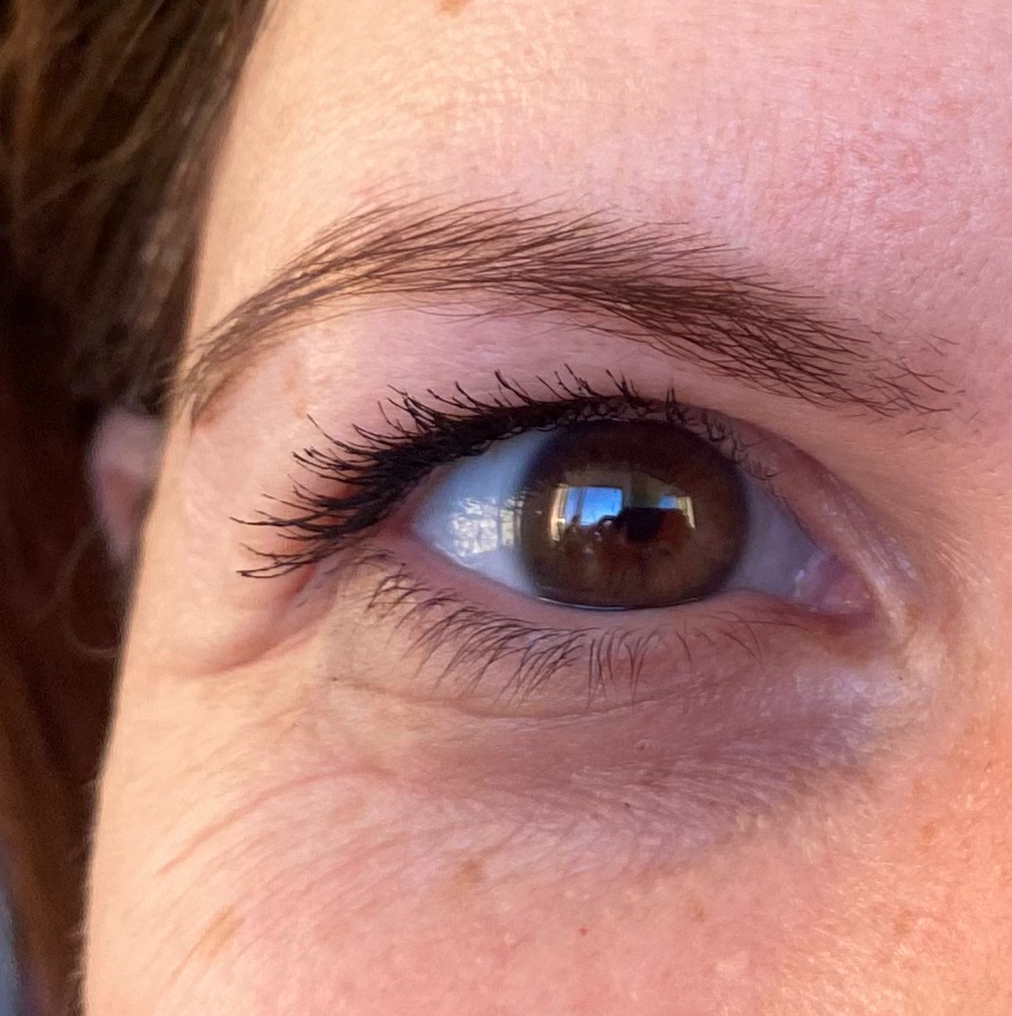 Коррекция бровей (пинцет/воск)