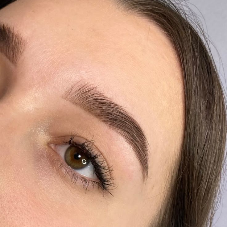 Окрашивание бровей