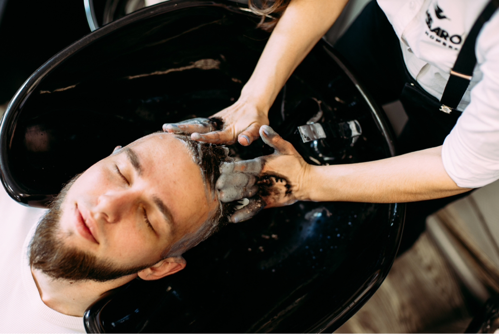 👨🏻Для Мужчин:   ОКРАШИВАНИЕ / тонирование волос  [один тон] до плеч