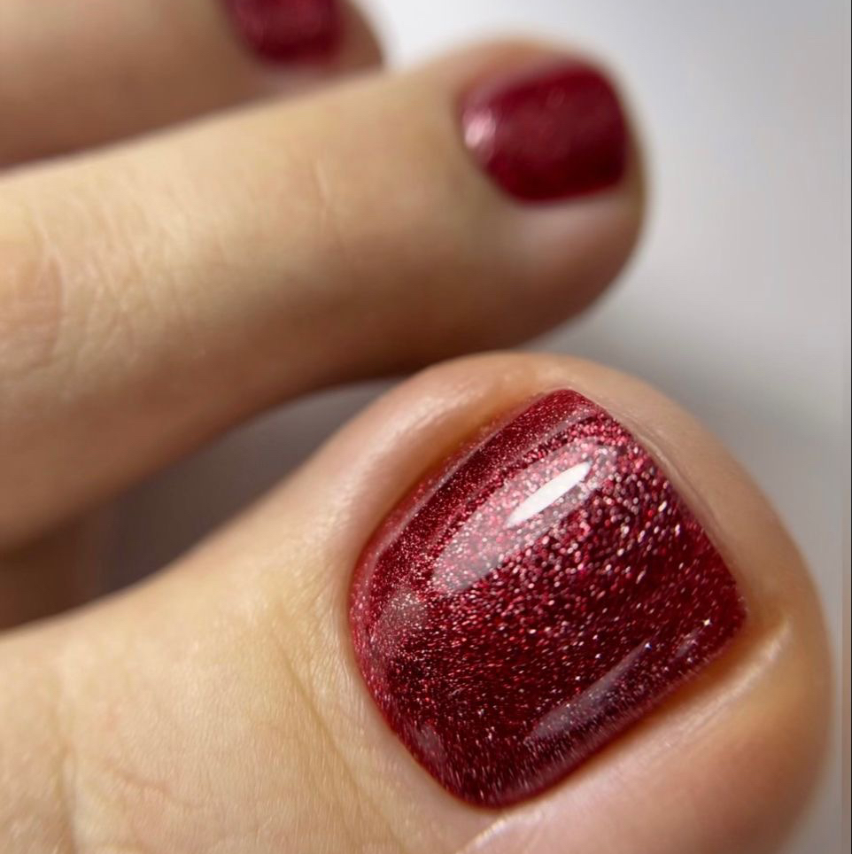 Полный педикюр с покрытием (обработка стоп и покрытие гель-лаком)