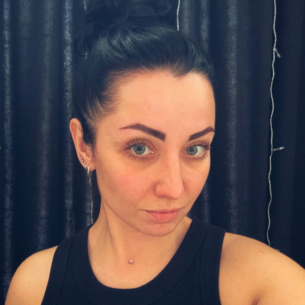 Александра (мастер маникюра)