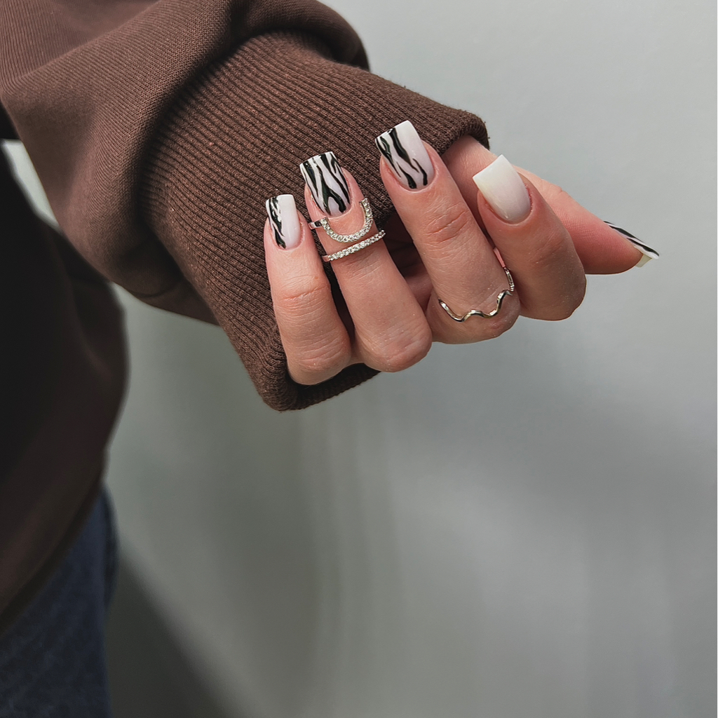 Комбинированный маникюр +укрепление гелем+ легкий дизайн 2-4 ногтя