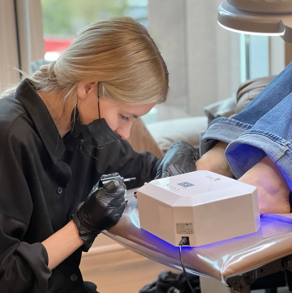 Экспресс педикюр с покрытием (без обработки стопы, только пальчики)