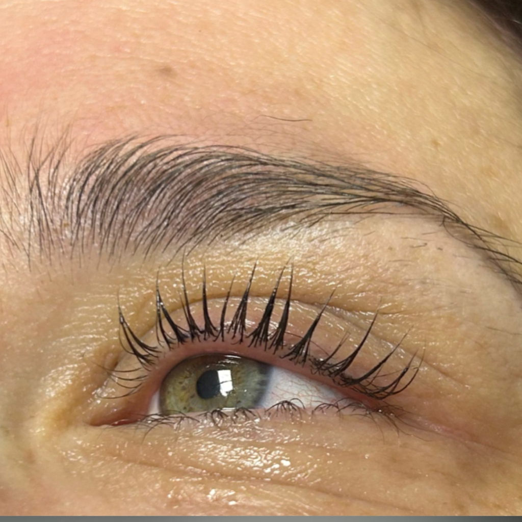 Ламинирование ресниц с окрашиванием