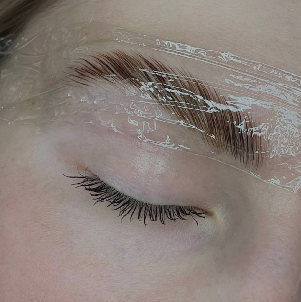 Долговременная укладка бровей + коррекция