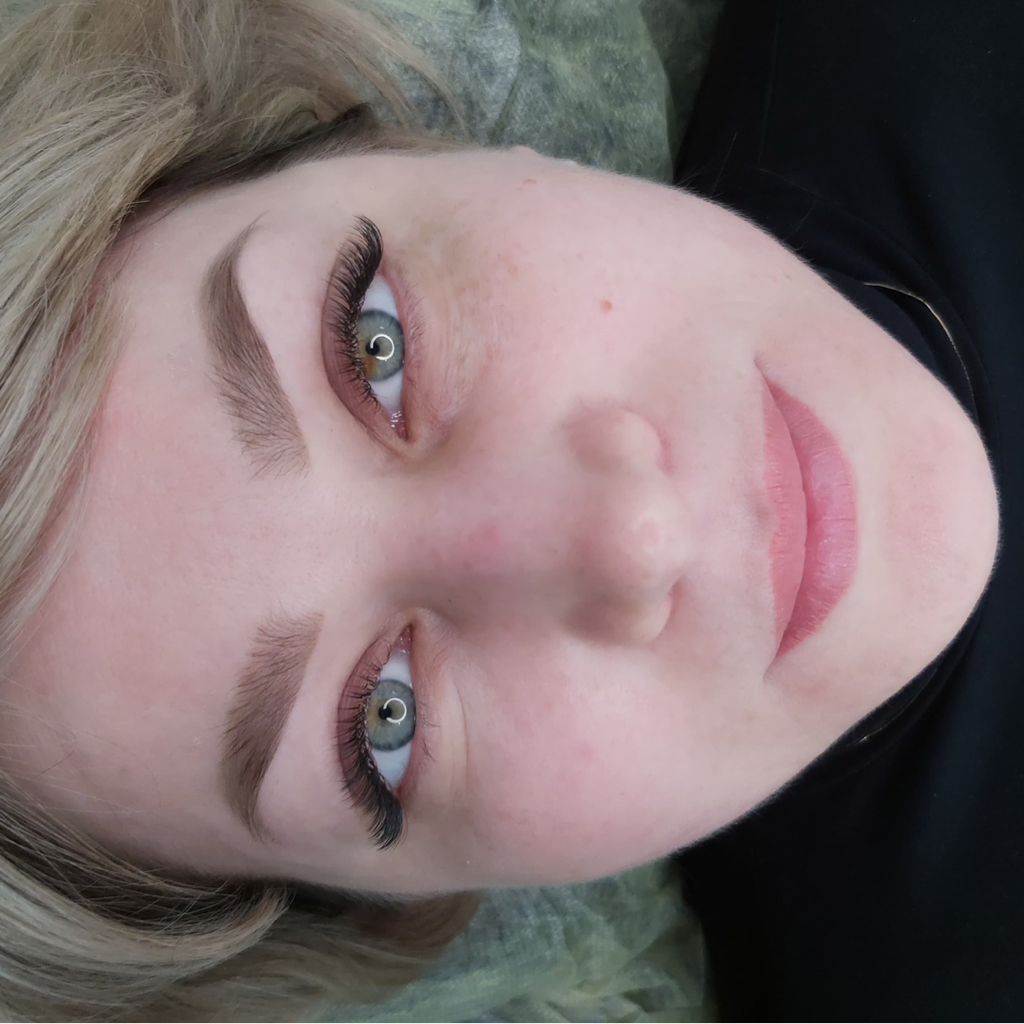 Оформление бровей