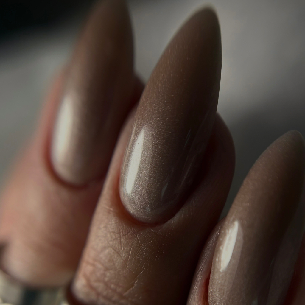 Маникюр с покрытием гель-лак