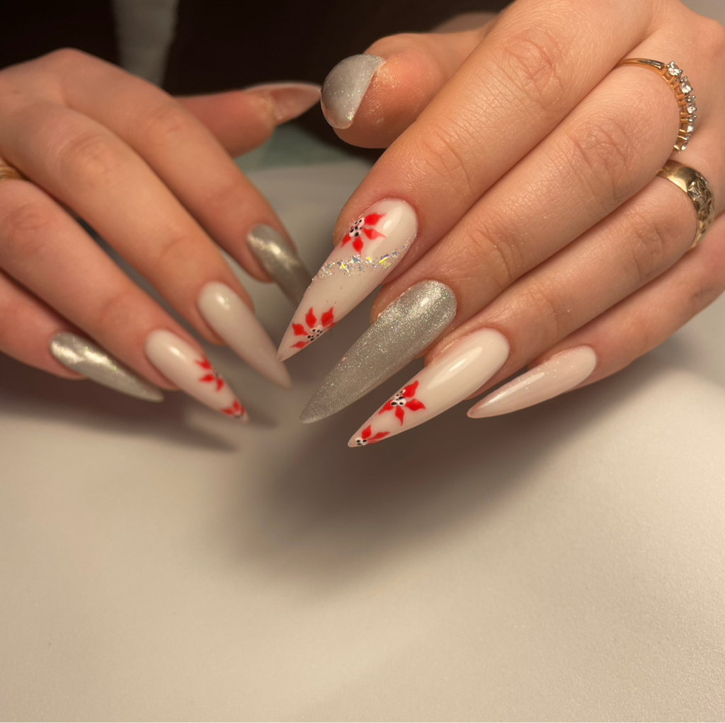 Наращивание ногтей