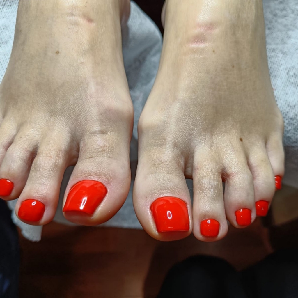 Педикюр  Обработка пальцев и стоп  с покрытием