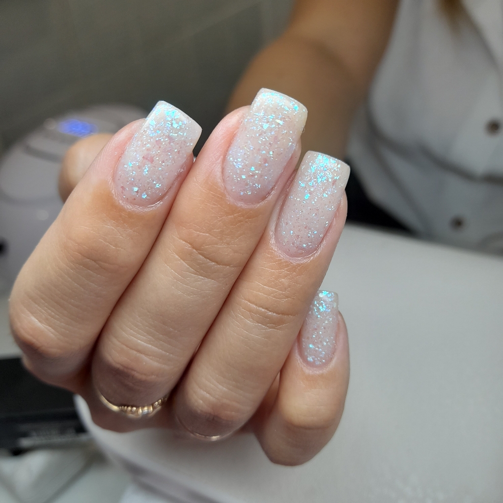 Маникюр с укреплением