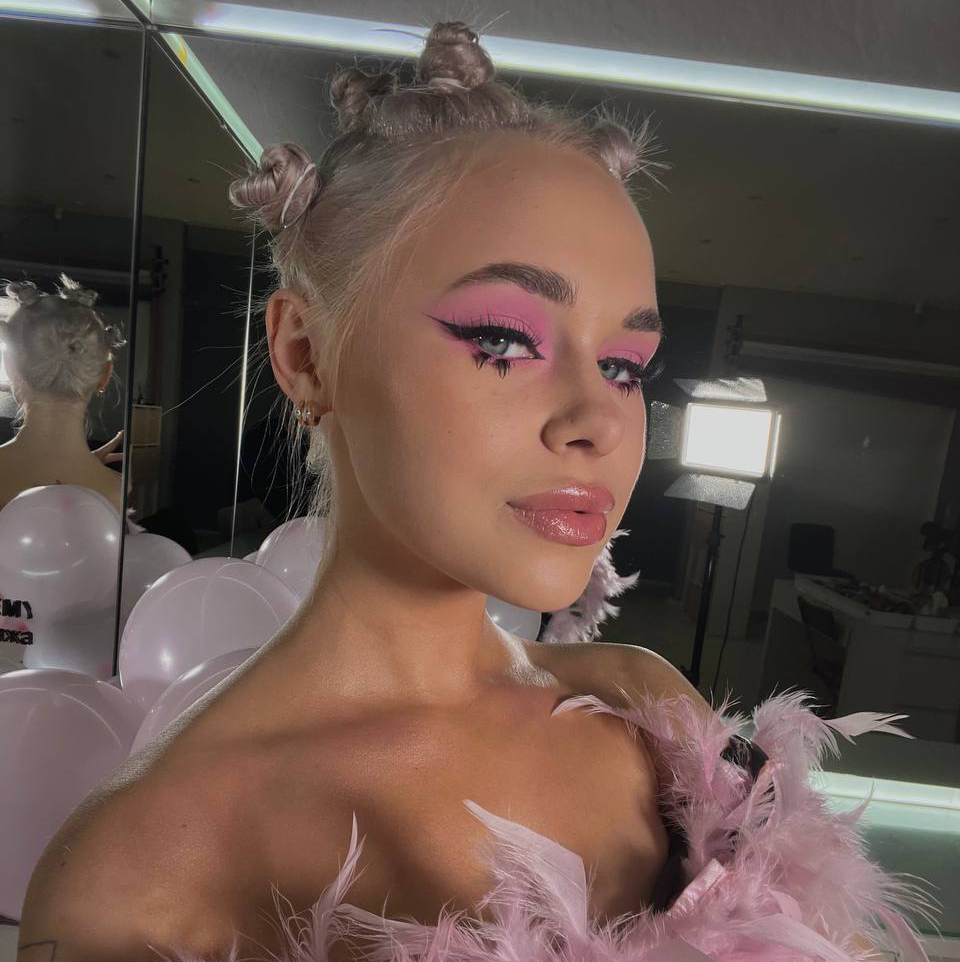 Полина