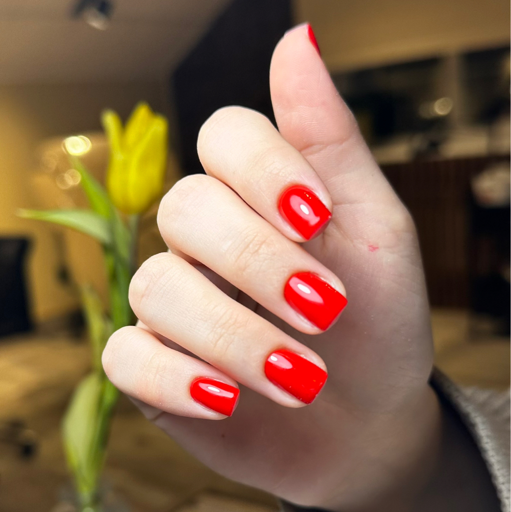 Маникюр с покрытием гель лаком