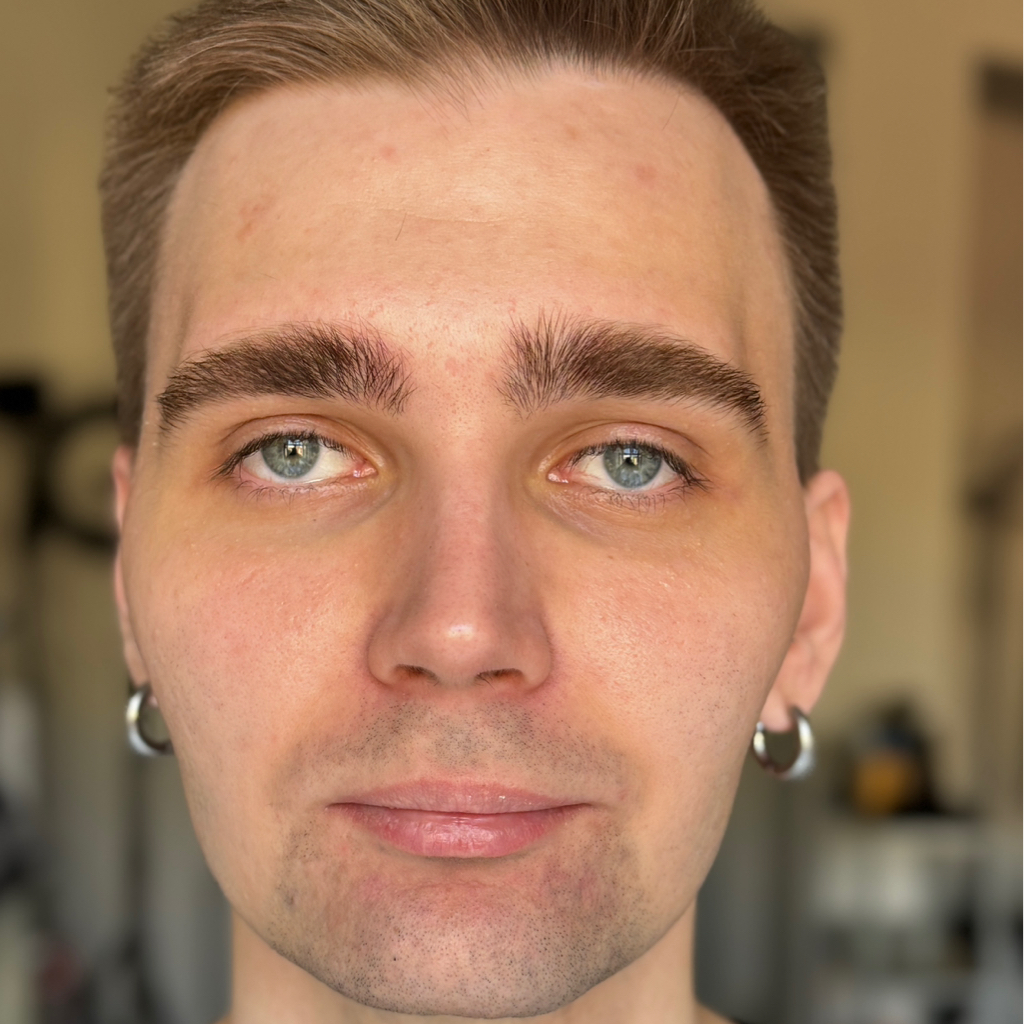 Мужское осветление бровей