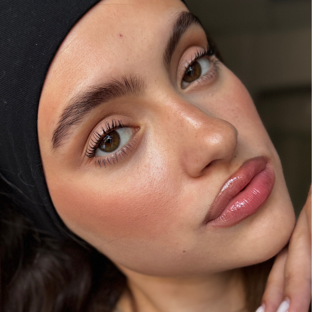 Структурная коррекция  и окрашивание бровей + уход (если необходимо)