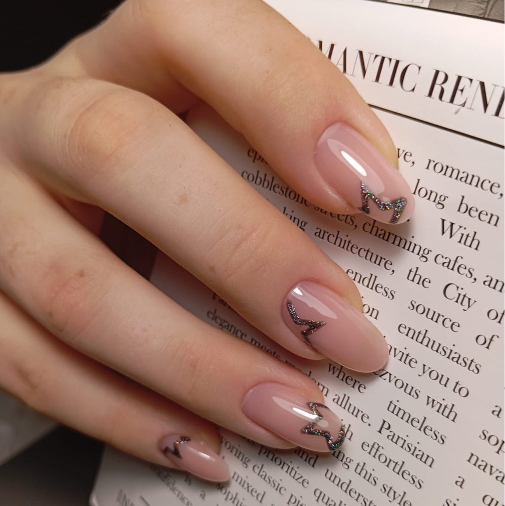 АКЦИЯ НА ПЕРВОЕ ПОСЕЩЕНИЕ-10%🩷 Комплекс (комбинированный маникюр, однотонное покрытие, укрепление и создание формы включено)