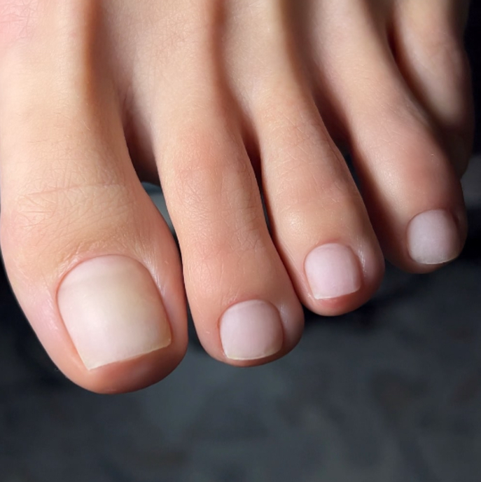 Педикюр - экспресс Придание формы ногтям и обработка / удаление кутикулы, без обработки СТОП