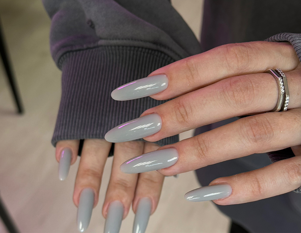 Маникюр с покрытием (укрепление, выравнивание,ремент и легкий дизайн)