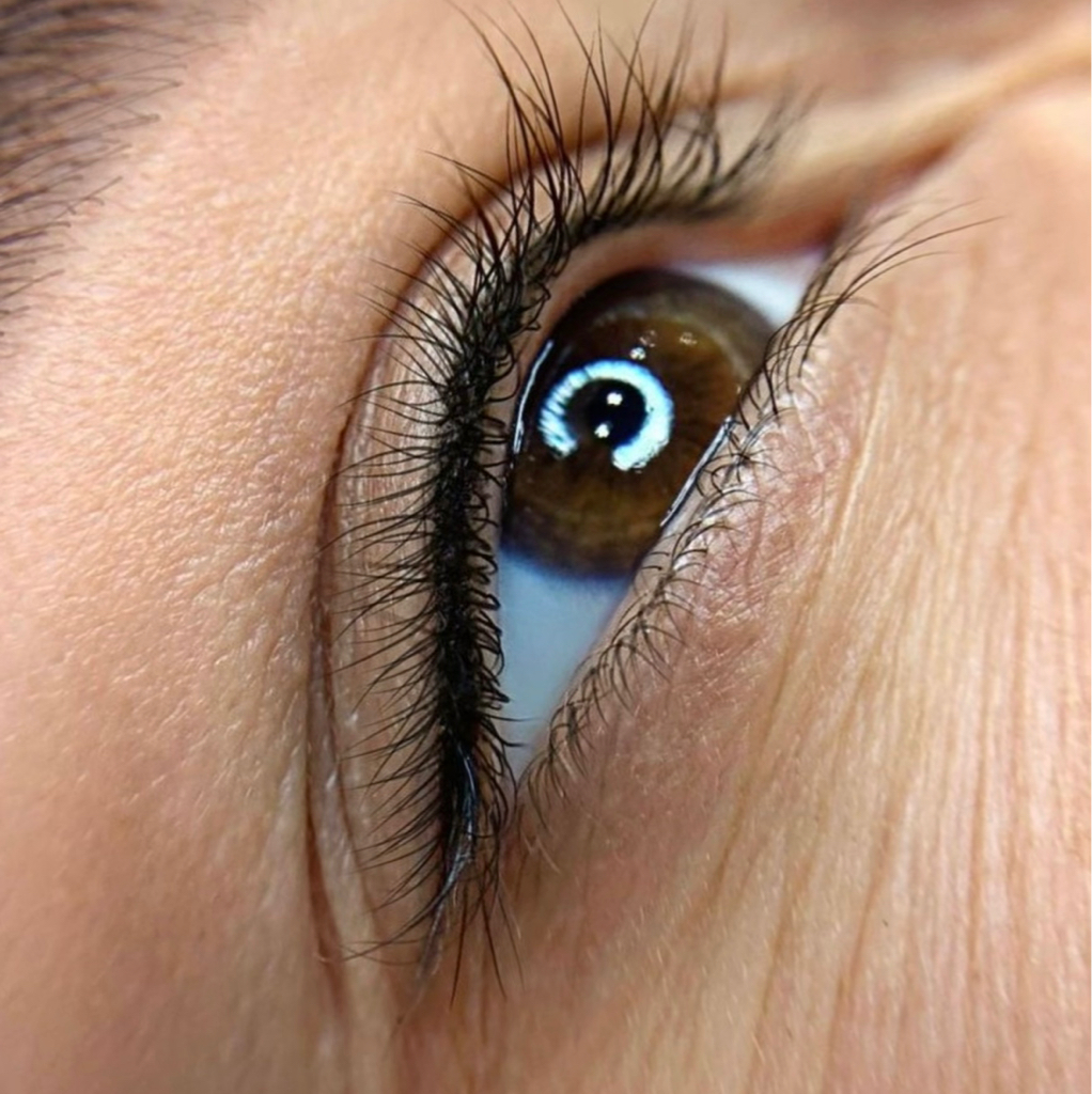 Межресница( эффект густых ресниц ) Перманентный макияж век