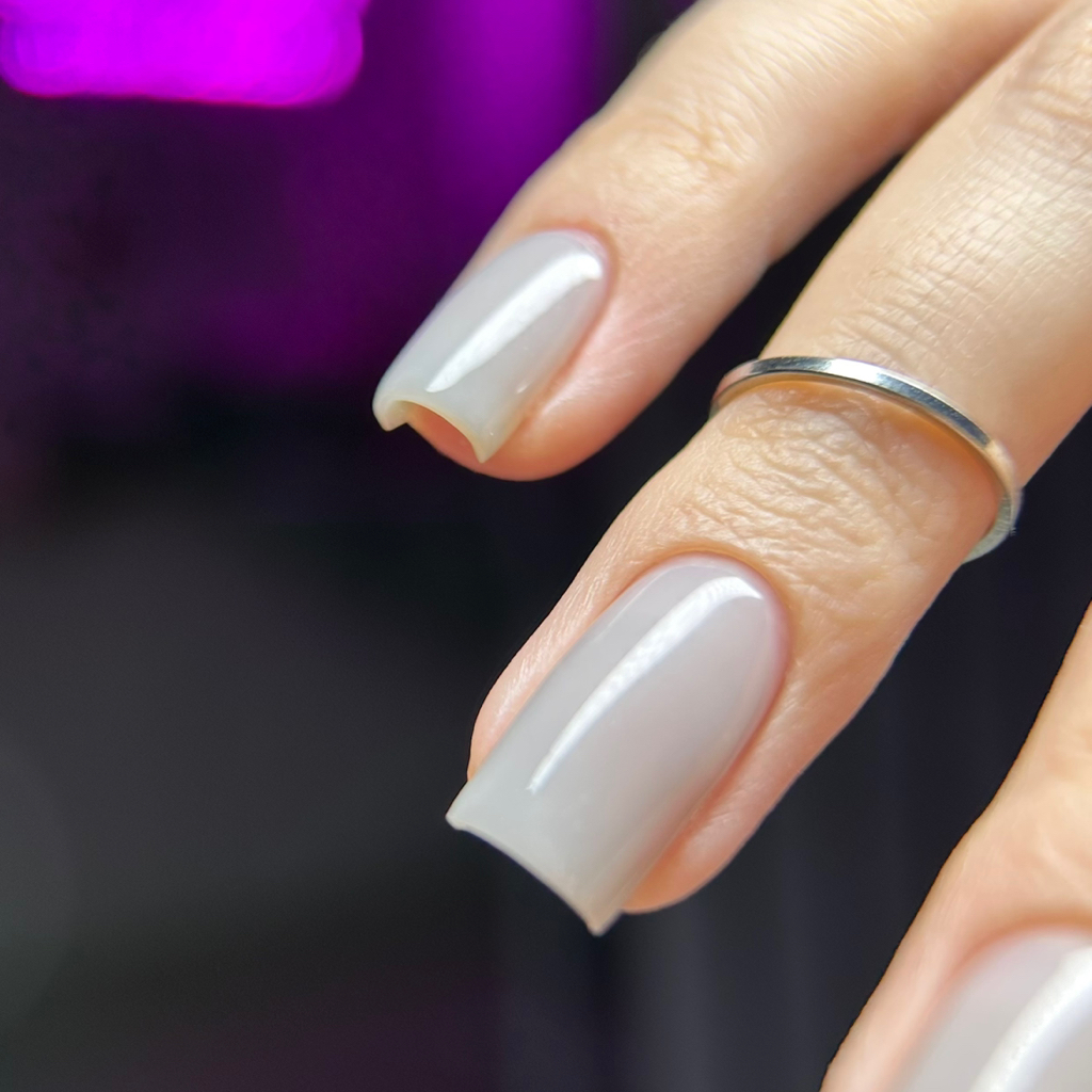 Маникюр с покрытием гель-лак