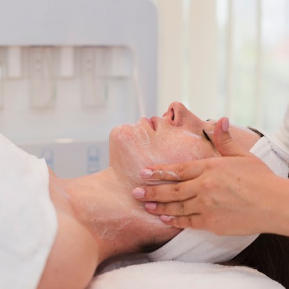 Ревилитазирующий массаж лица