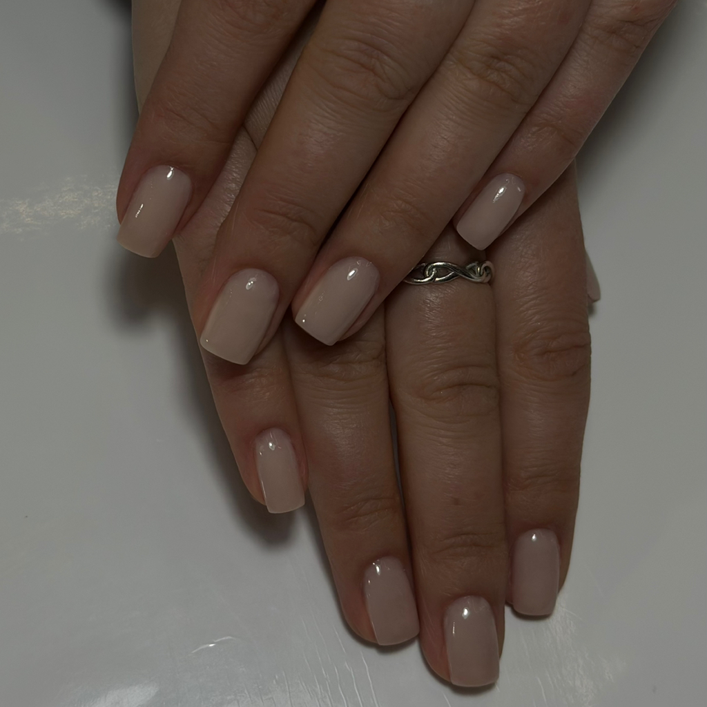 Маникюр с покрытием гель