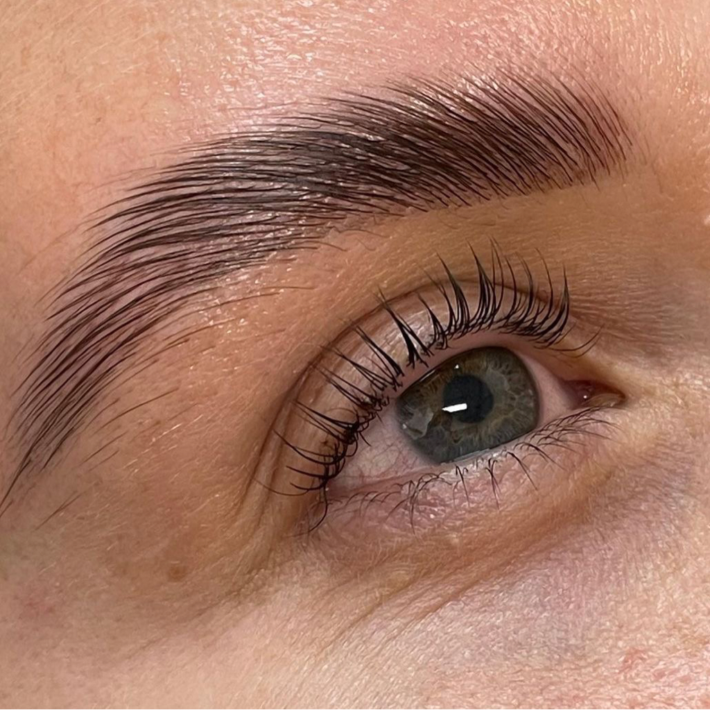 Окрашивание ресниц / бровей