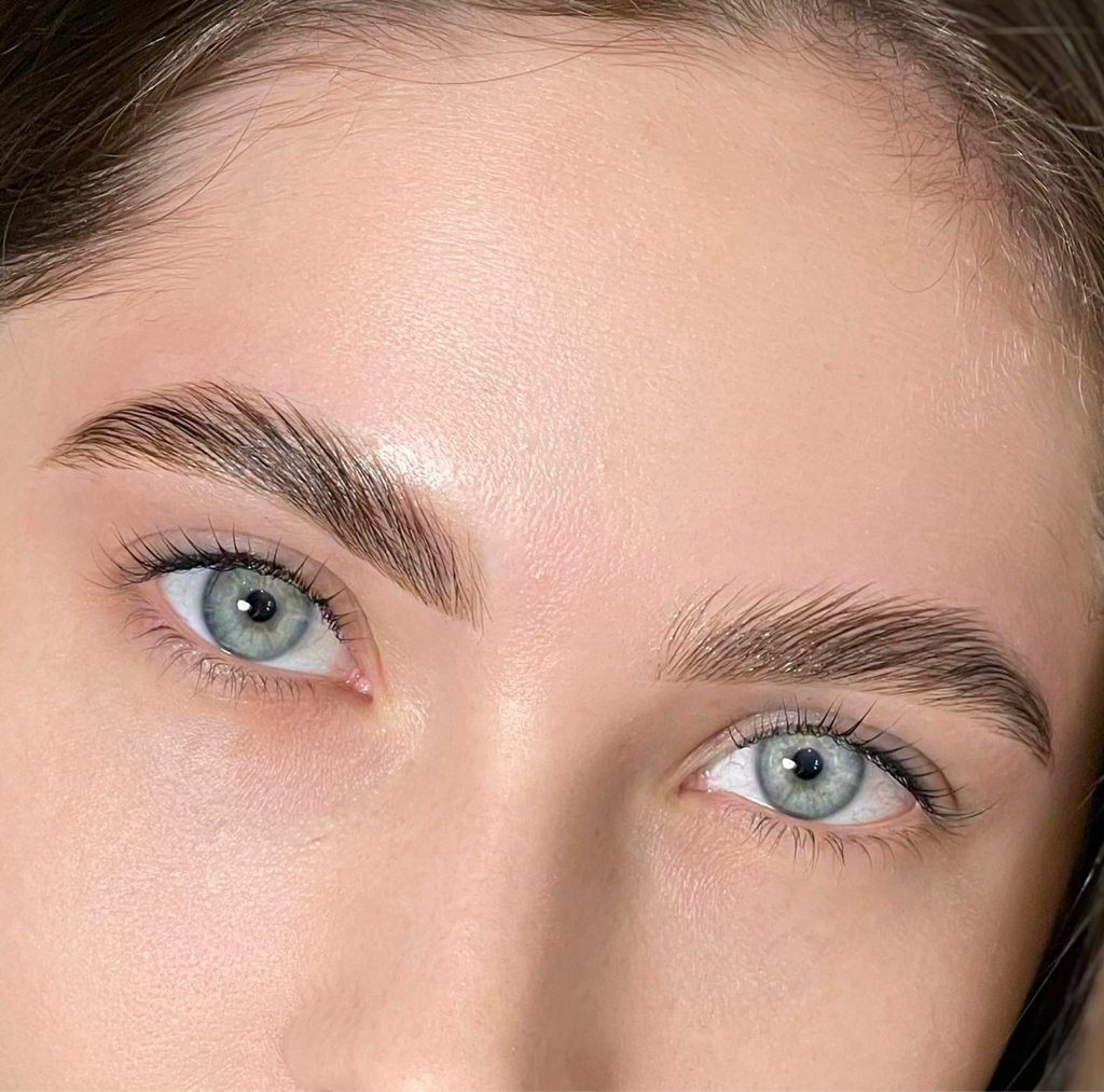 Итальянское ламинирование ресниц (inLei)+окрашивание бровей (с коррекцией)