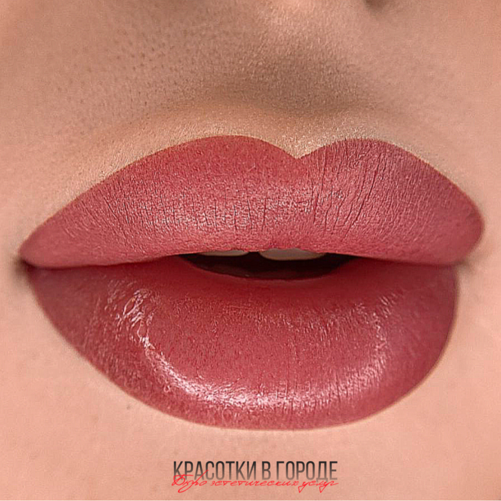 Губы татуаж