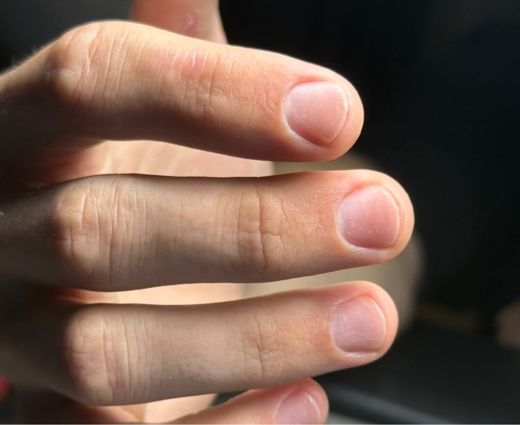 Мужской комбинированный маникюр без покрытия