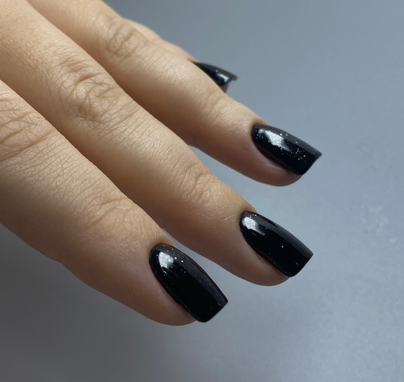 Маникюр и покрытие ногтей гелем