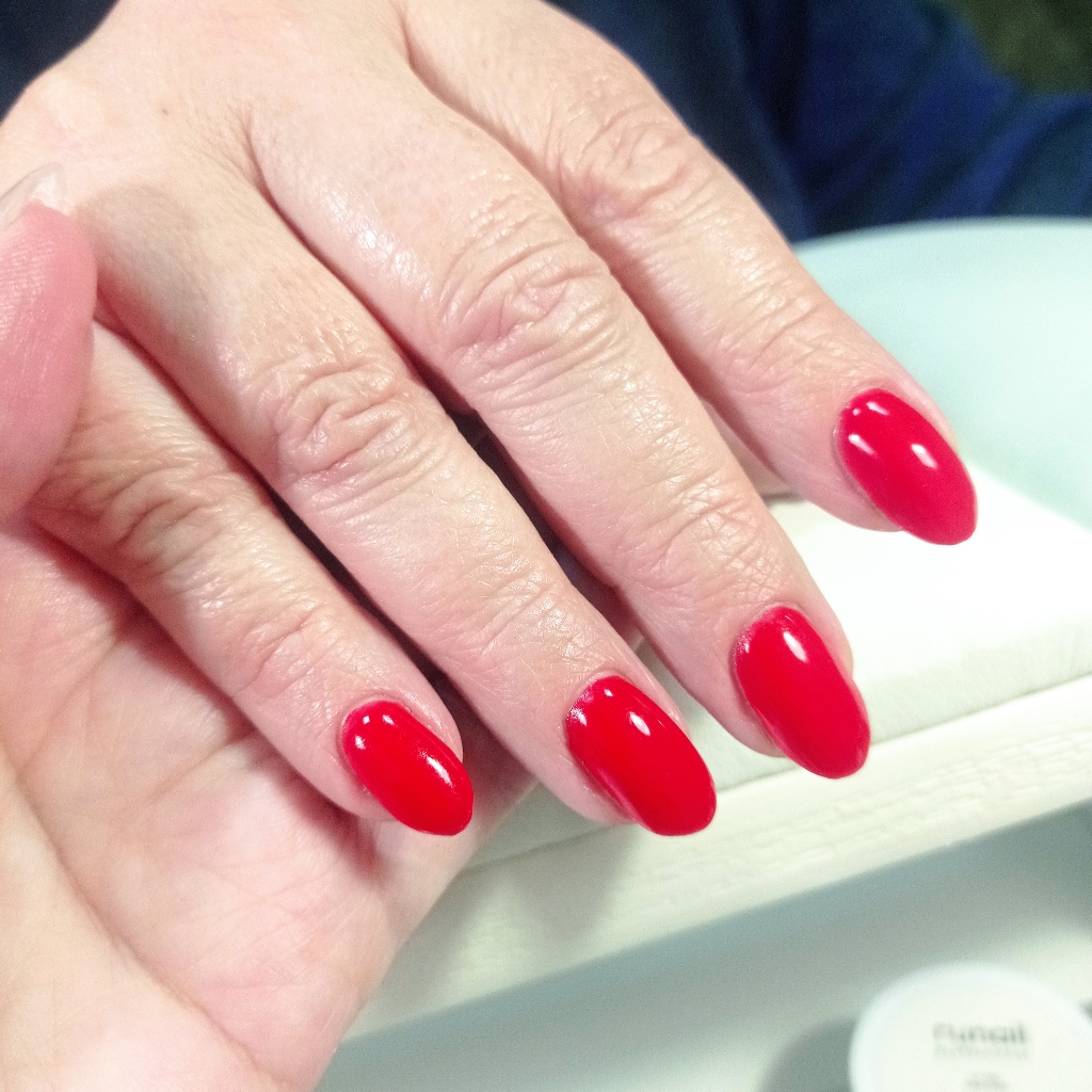 Маникюр с покрытием гель-лак