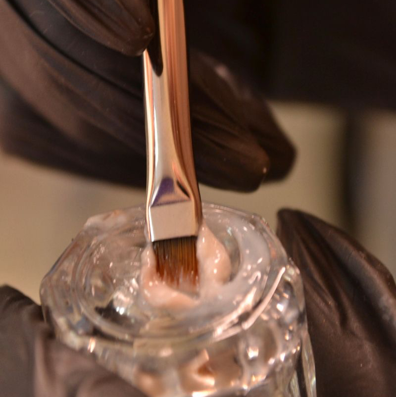 ОКРАШИВАНИЕ БРОВЕЙ