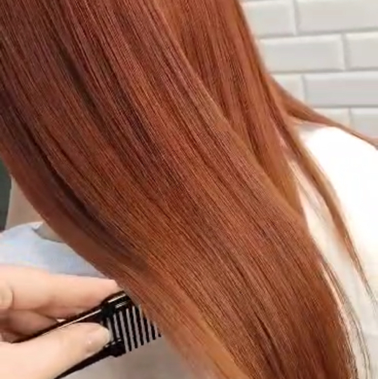 Окрашивание волос в один тон (Без учета красителя)длина до 15см.