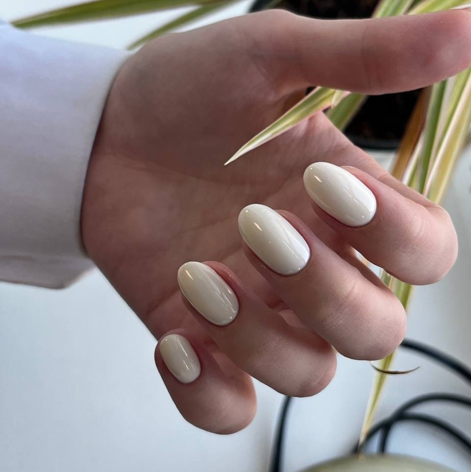 Маникюр с покрытием гель-лак