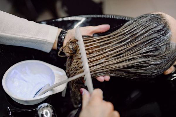 Тонирование волос методом «цветовая баня» (Без учета красителя) до 45см.