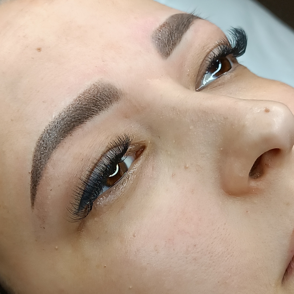 Перманентный макияж бровей