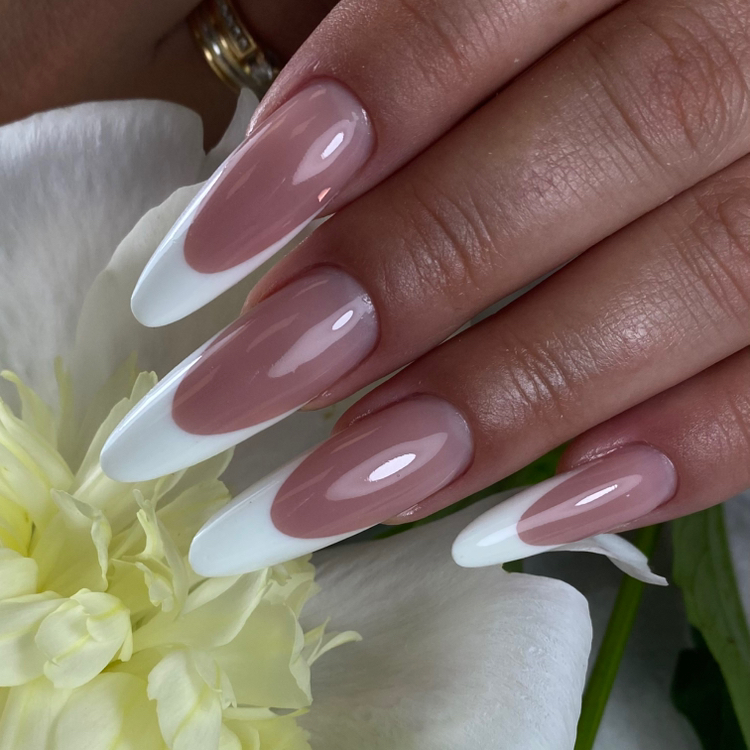 Наращивание выкладного френча