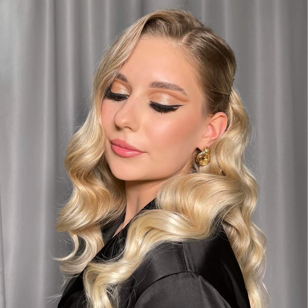 Образ (макияж и локоны)