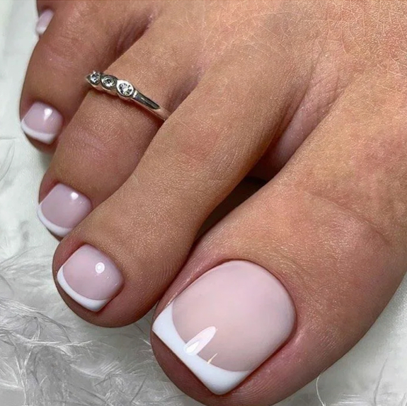 Мини-педикюр (без обработки стопы) покрытие френч