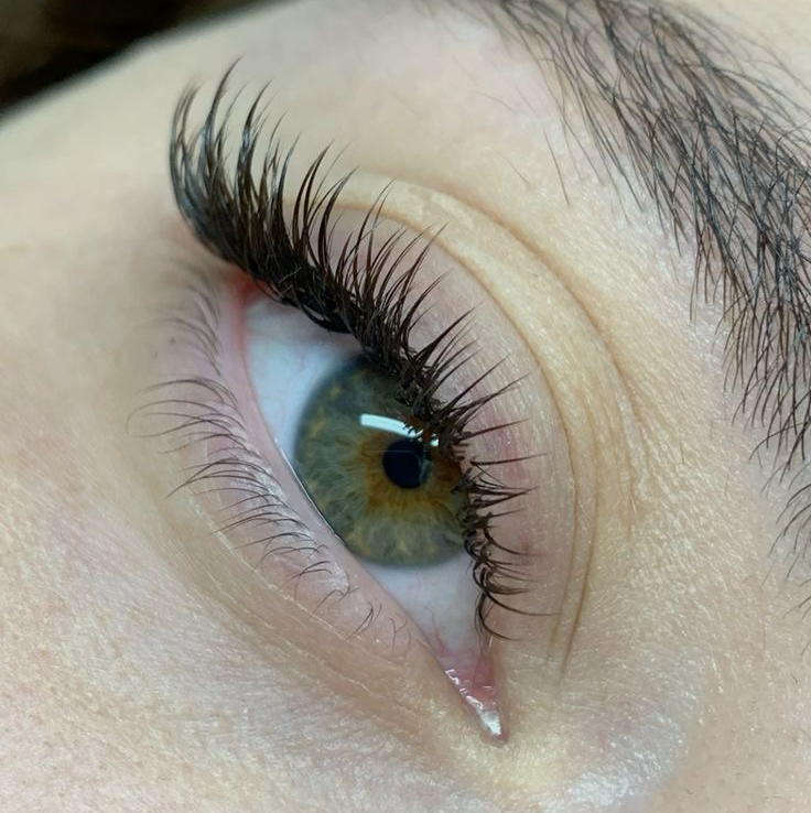 Наращивание ресниц 2,5D