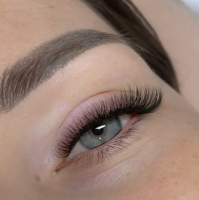 Наращивание ресниц 3D