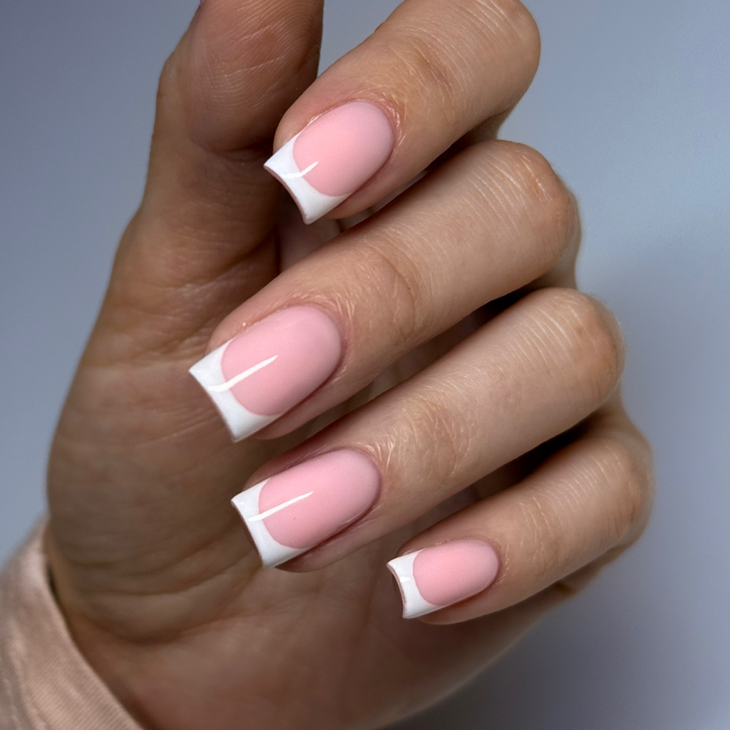 Маникюр + покрытие гель-лаком френч