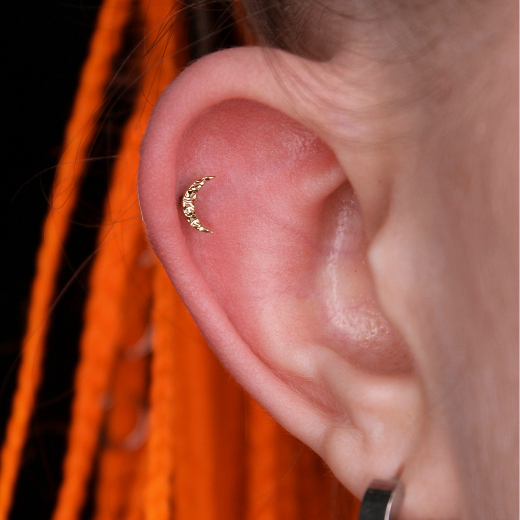 Пирсинг хряща уха (простой)