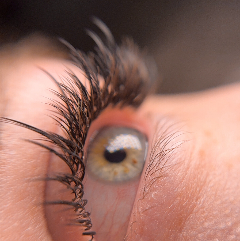 Наращивание ресниц 2 д